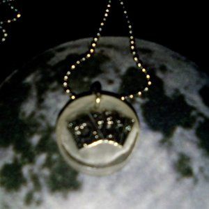 4/ $20 "lucky hand" "poker face"